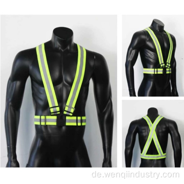 Verkehr Verwenden Sie Sicherheit Reflective Vest Belt On Night